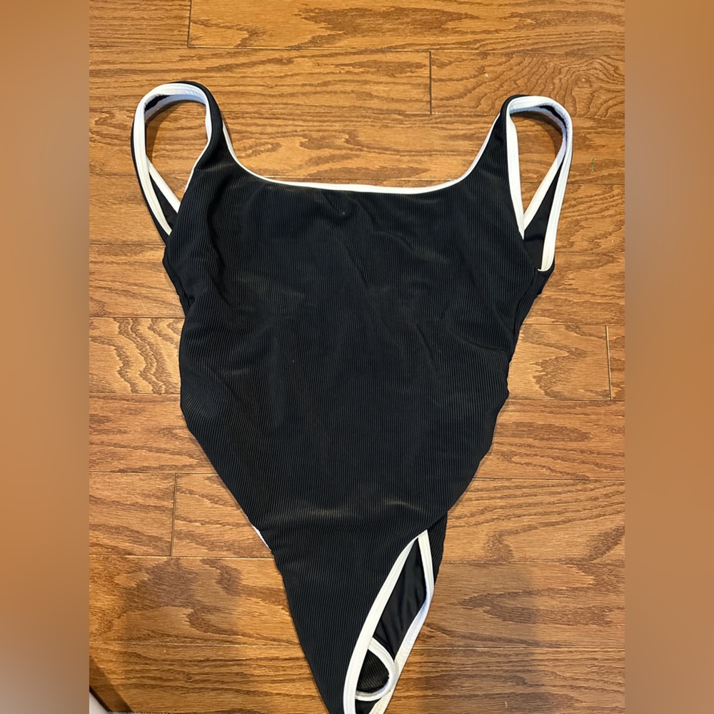 LainSnow black one piece